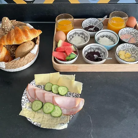 Bed En Brood Prunushof 住宿加早餐酒店 泽尔赫姆